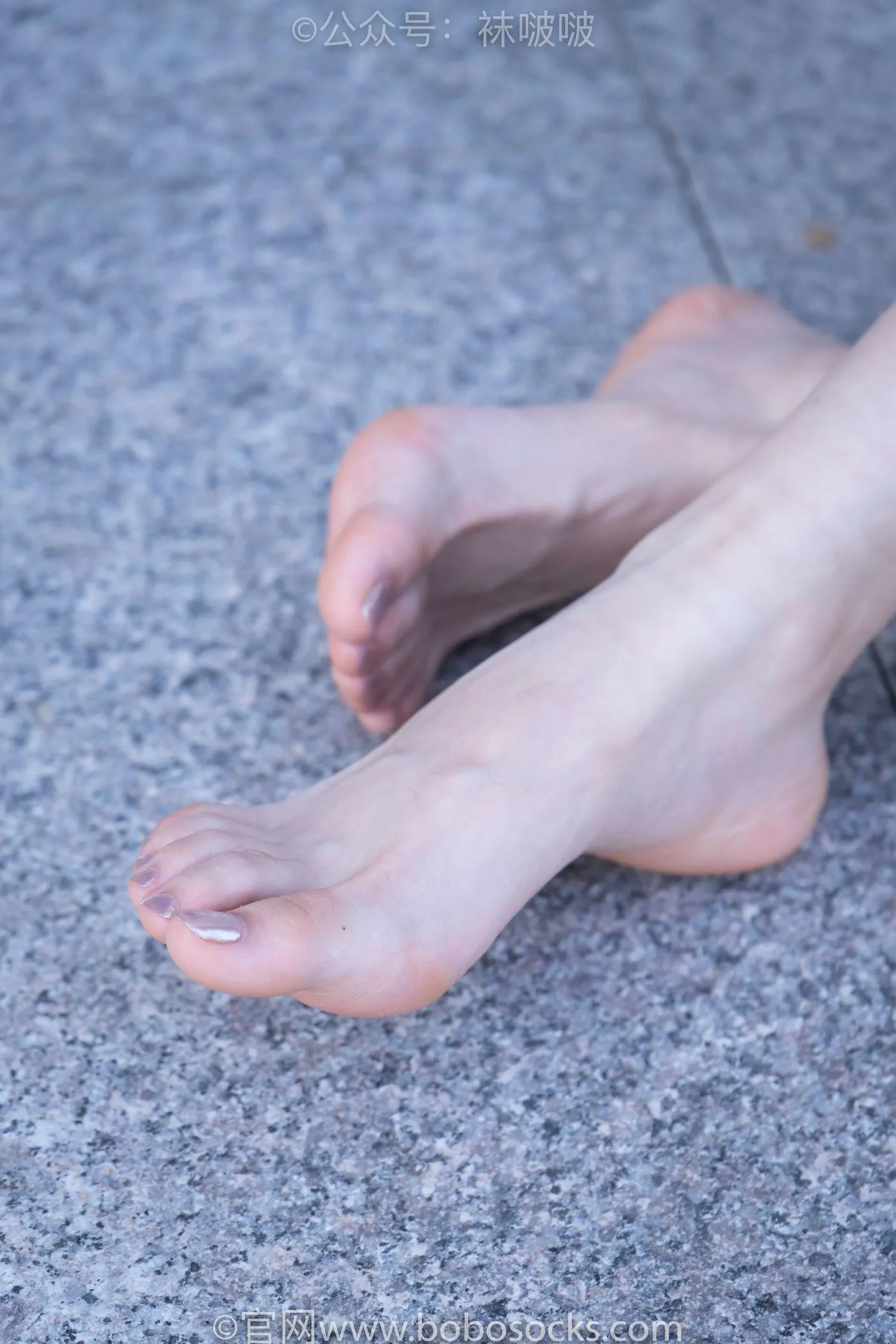 [BoBoSocks袜啵啵]NO.006 小米-运动鞋、白色小腿袜、裸足 [130P]插图